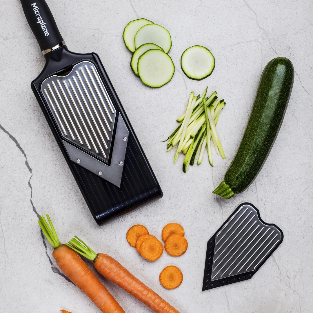 Microplane V-Hobel Mit Julienne-Klinge 2 Microplane V-Hobel Mit Julienne-Klinge – Bild 2